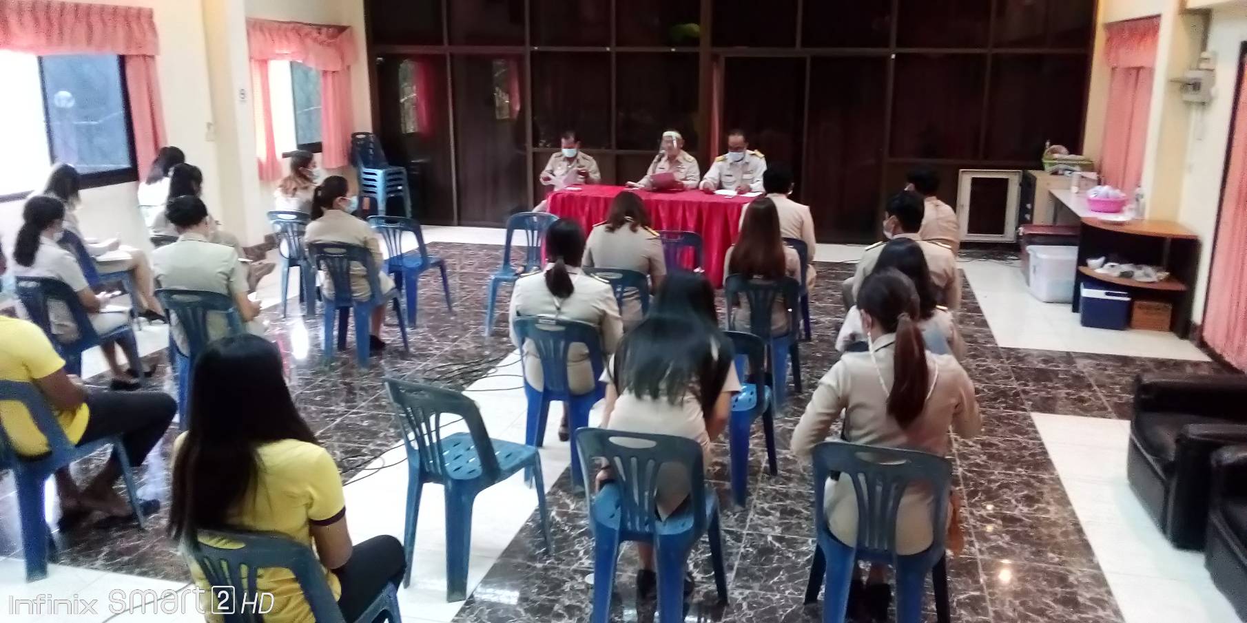 ประชุมพนักงาน เพื่อมอบนโยบายประกาศเจตจำนงในการต่อต้านการทุจริตของ อบต.ท่าฉาง